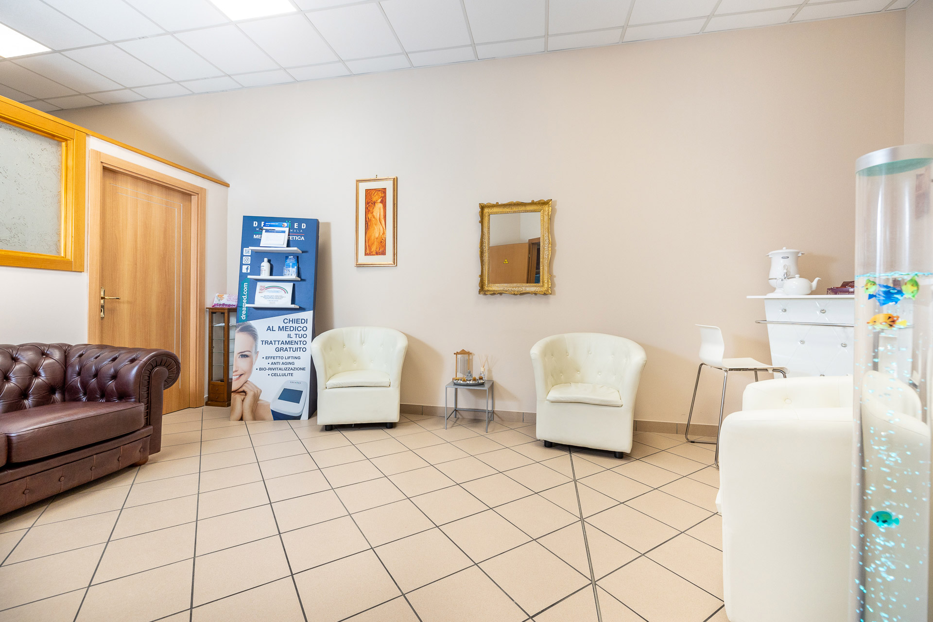 Sala d'attesa accogliente dello studio OdontoImagen